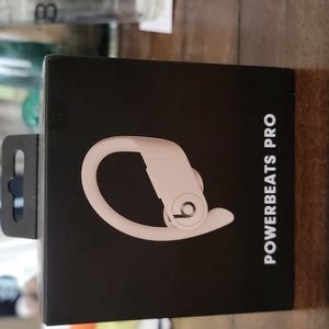 Powerbeats Pro White